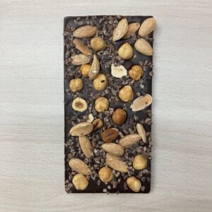 Tablette Noir Amandes Noisettes Grué